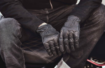 How TO CHOOSE RIGHT PAIR OF GLOVES?